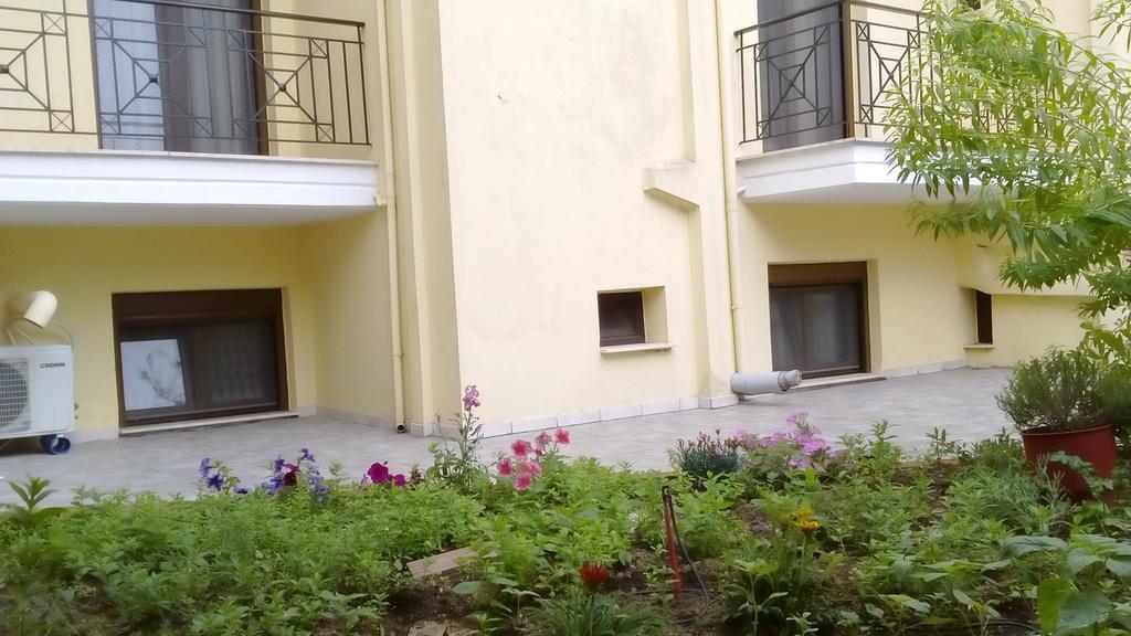 Natalia'S Apartments Нікіті Екстер'єр фото