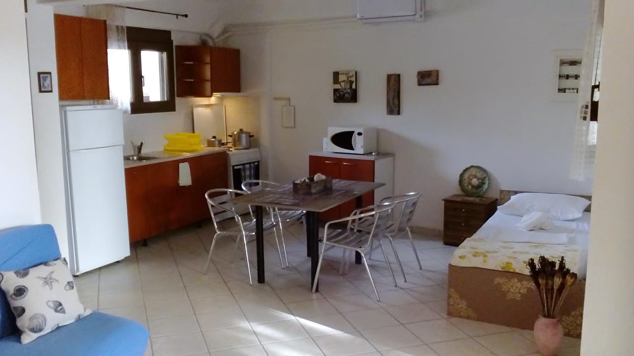 Natalia'S Apartments Нікіті Екстер'єр фото
